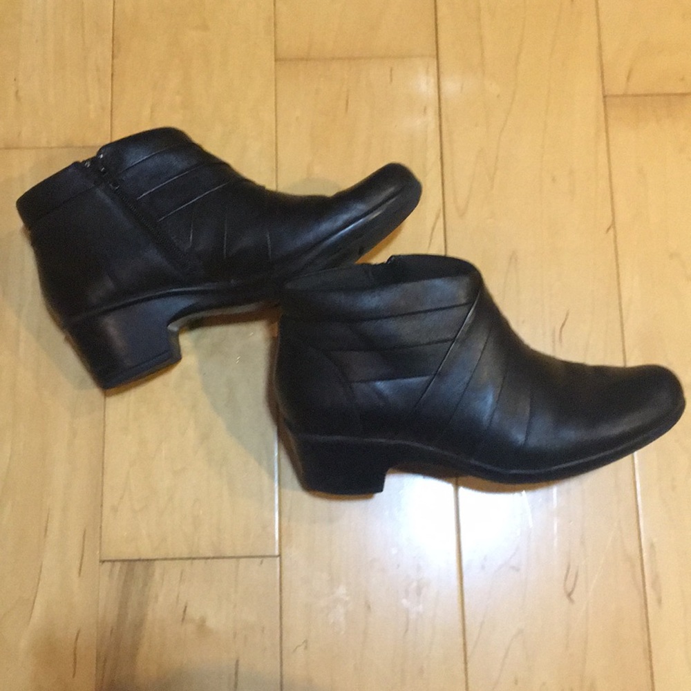 Black Ankle Boots - Size 10 women’s.